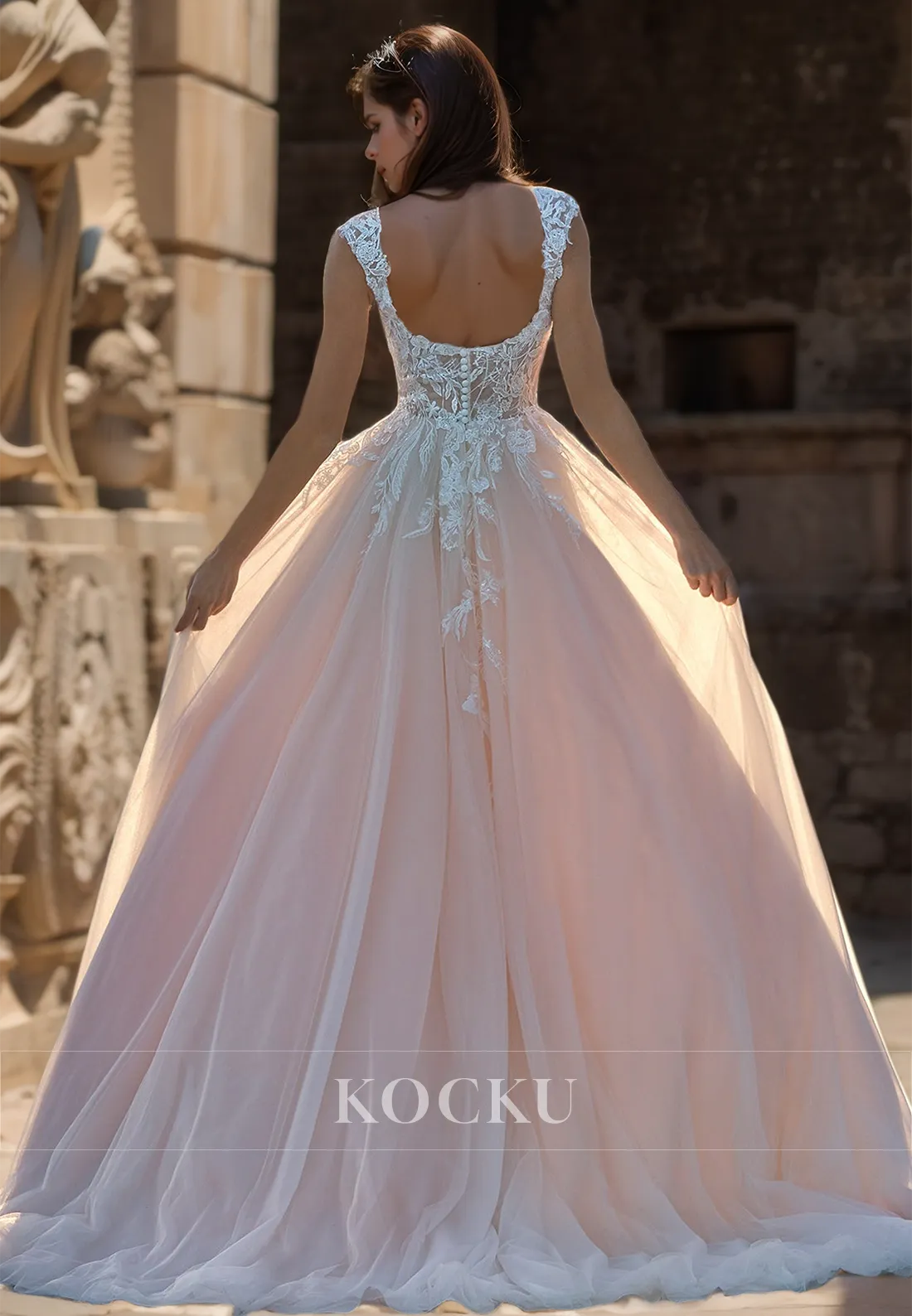 A-Line Straps Square Neck Sleeveless Pleated Lace Wedding Dress Bridal Gowns with Appliques