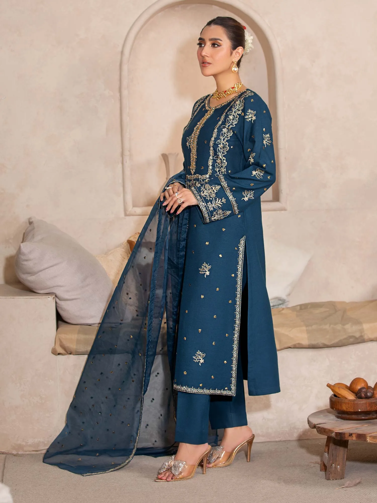 Heera's Teal Embroidered Dhanak Suit