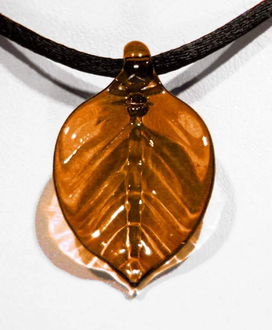 Leaf Pendant Necklace