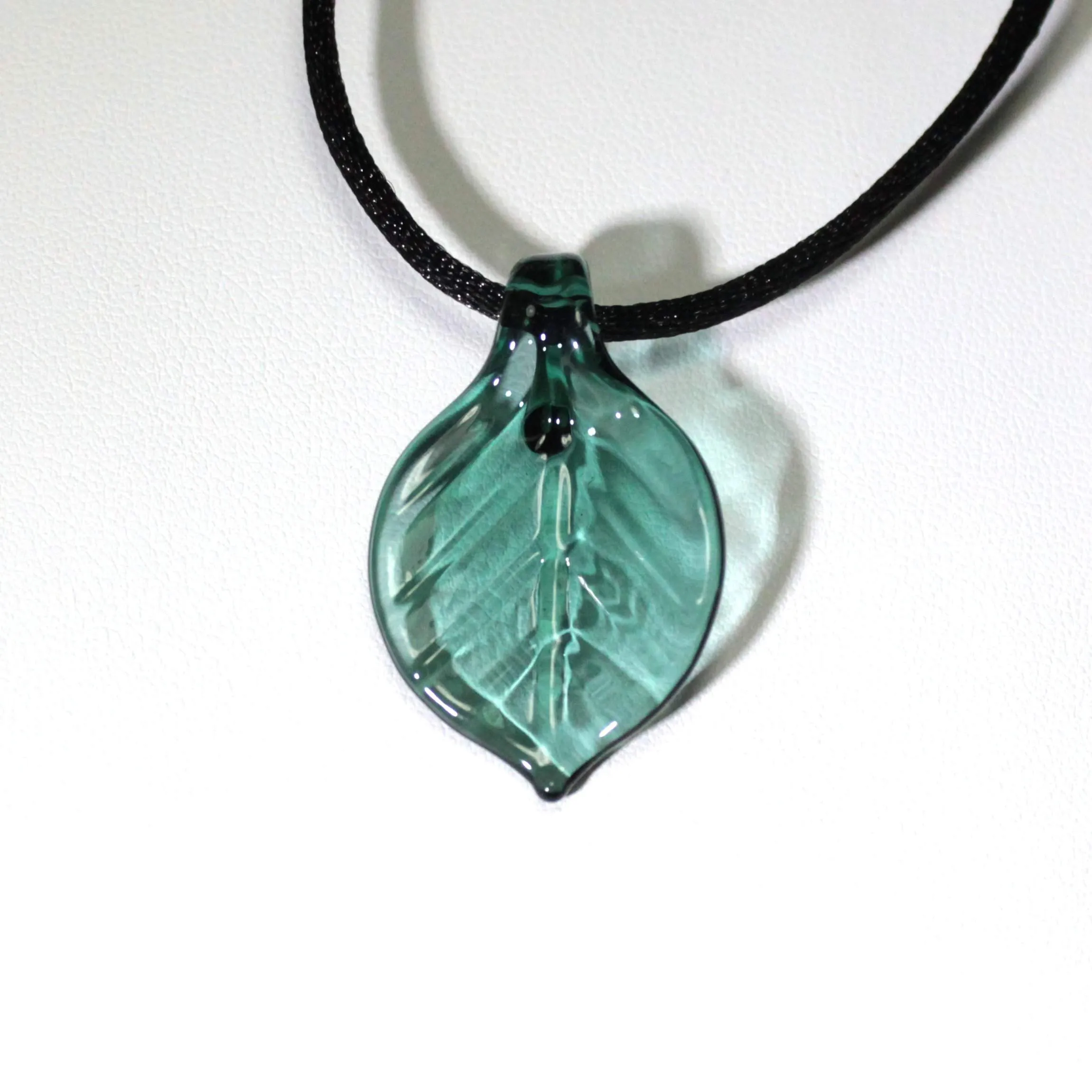 Leaf Pendant Necklace