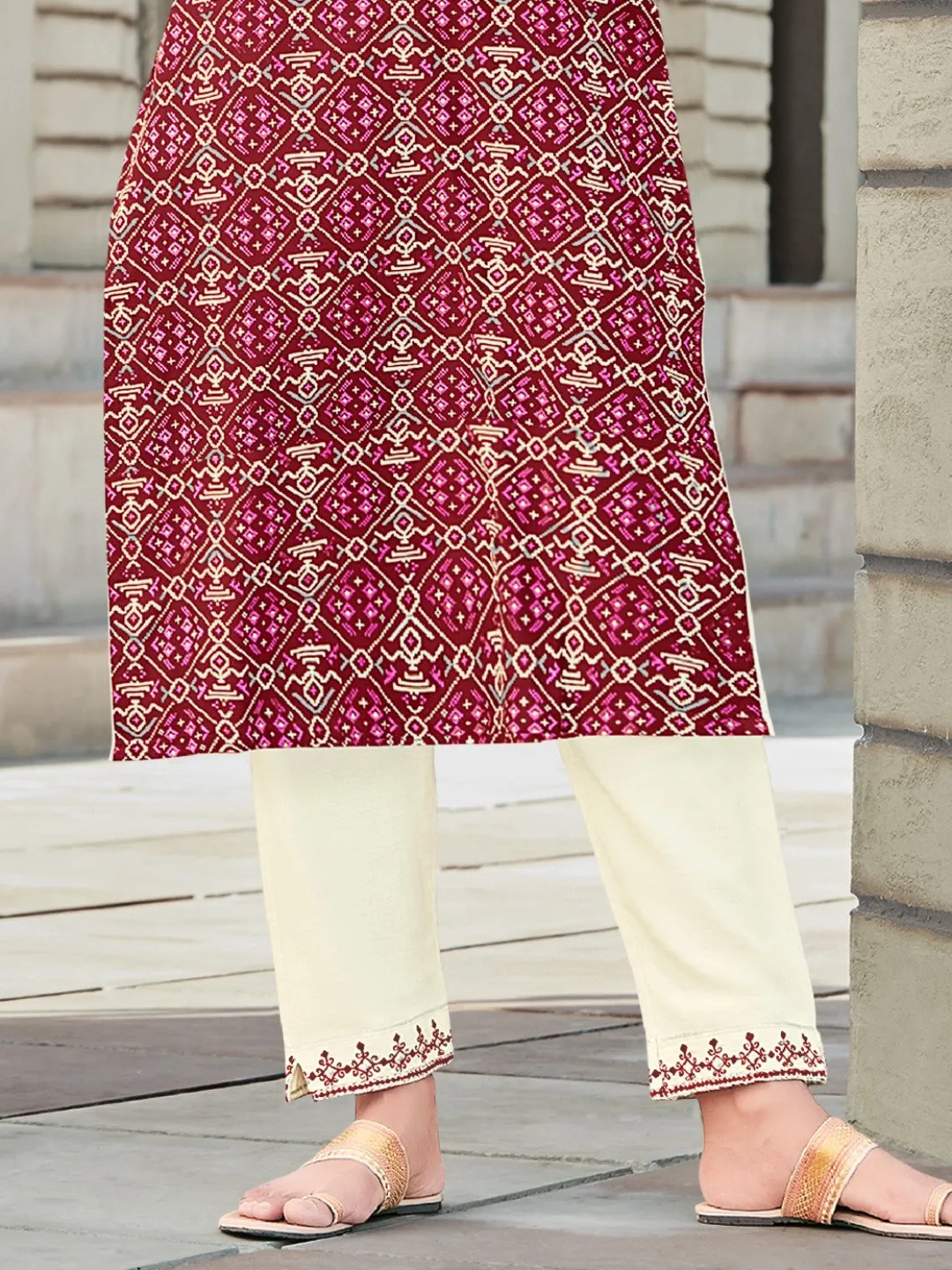 Mandarin Neck Red Printed Slub Rayon Kurti With White Pencil Pant