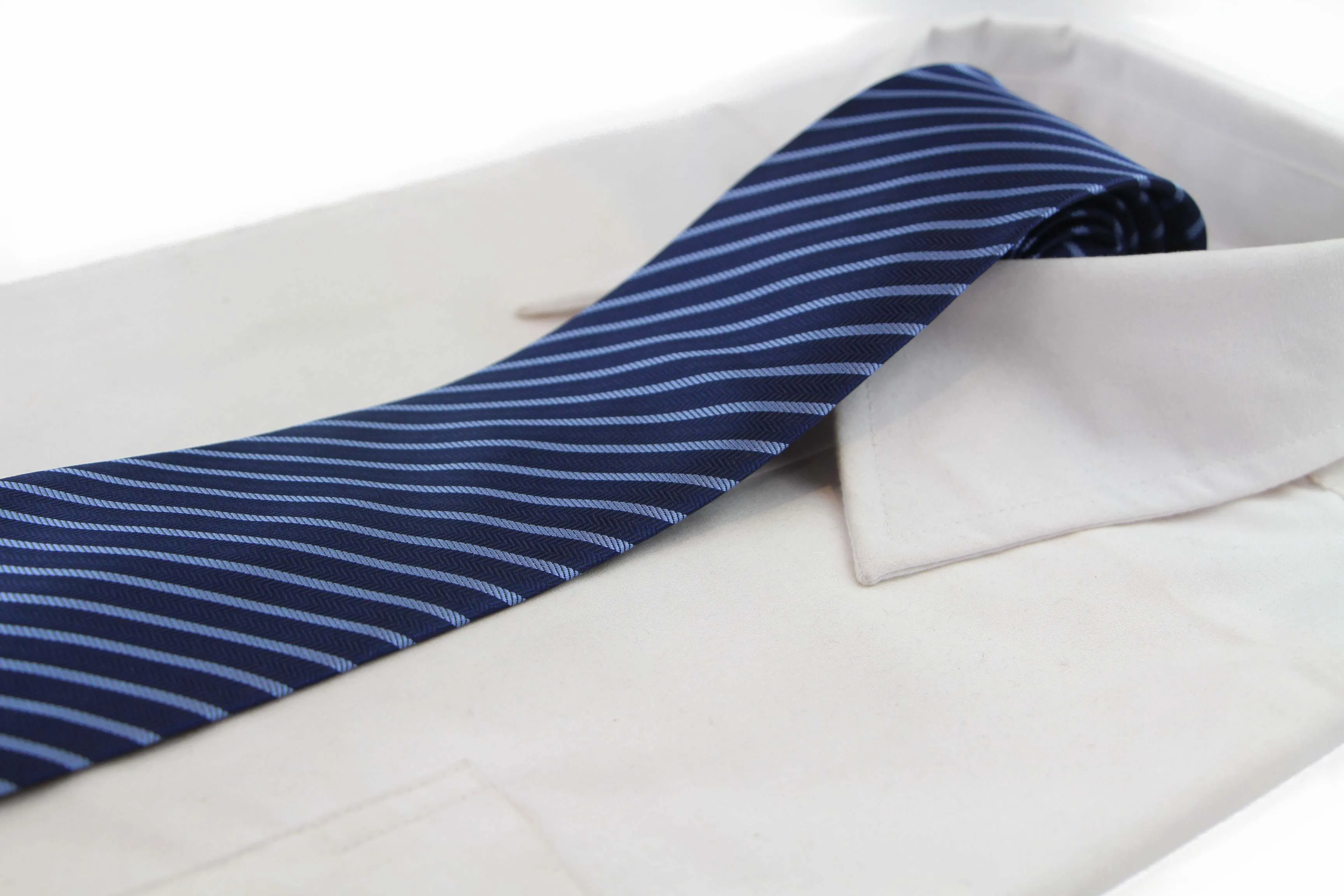 Mens Navy Blue Striped 8cm Patterned Neck Tie