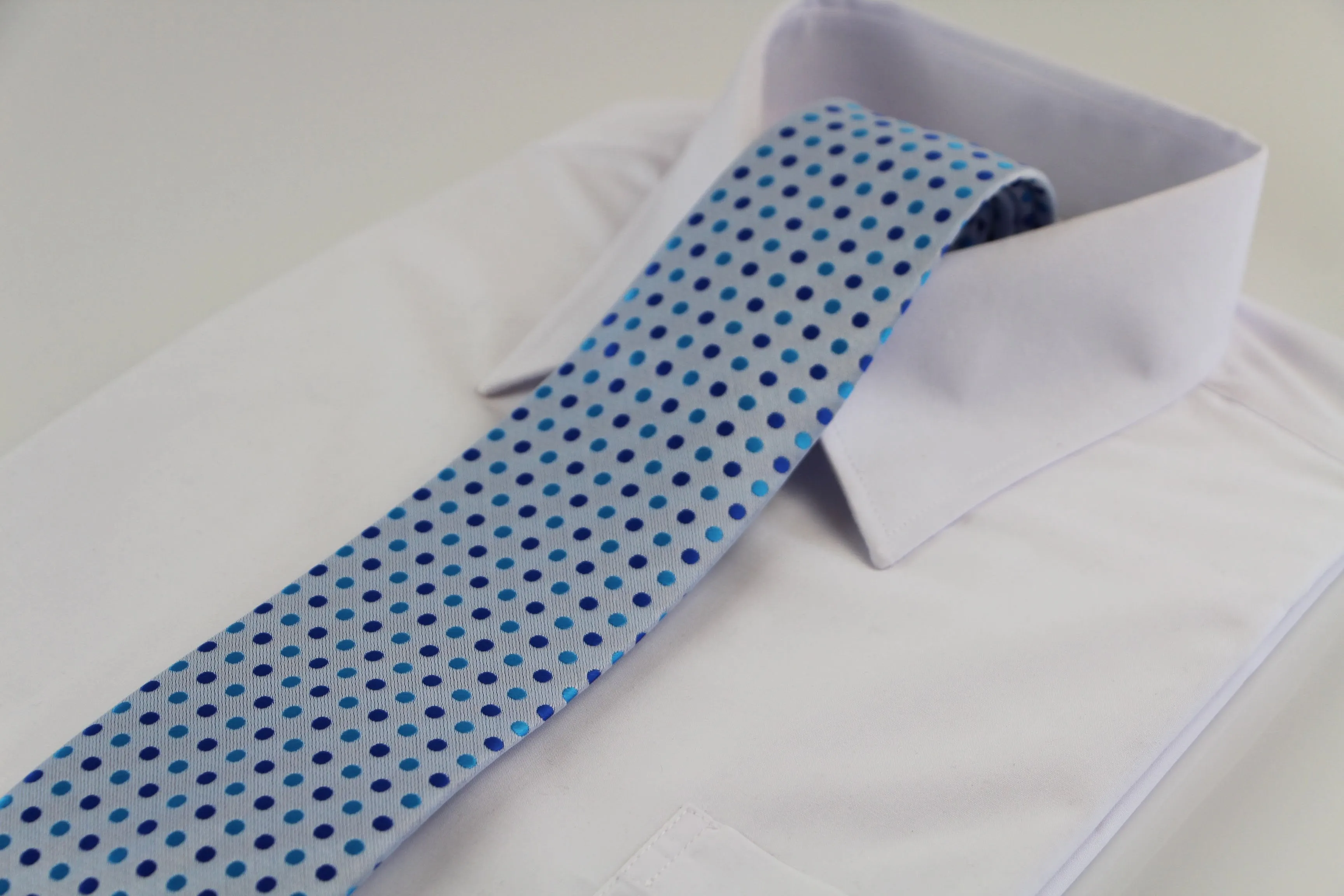 Mens Silver & Blue Mini Polka Dot Patterned 8cm Neck Tie