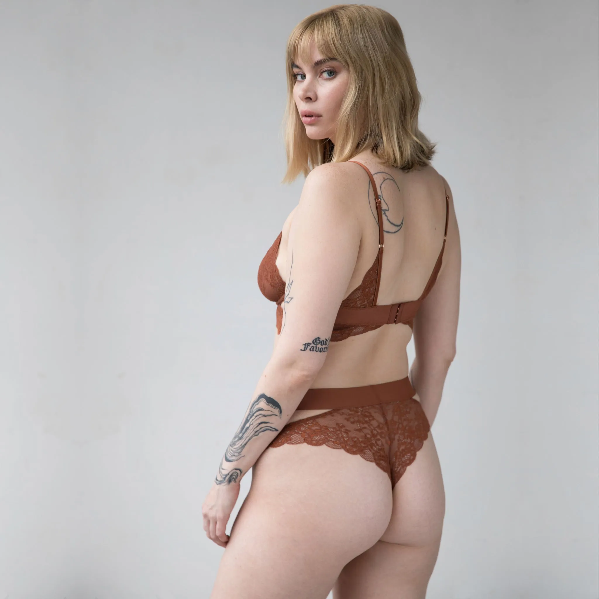 %Monique Morin Wild Lace Long Line Bra in Salted Caramel- XL